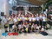 Grupo de colegiales visitando el Museo