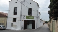 El antiguo edificio de la almazara cobija al museo