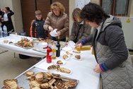 Preparacin de las tostadas. Salas Altas (Huesca)