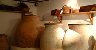 Bodega de tinajas del Museo Casa de Dulcinea