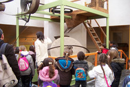 Escolares visitando el Museo F.Vegue del P.C.O